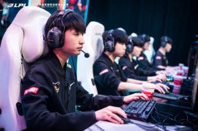 九游体育-包含Rookie爆冷击败老鹰，惊险取胜引爆全场！的词条