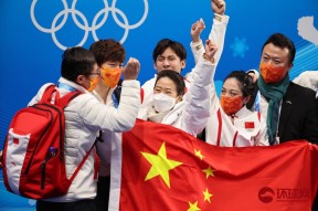 九游体育-包含Doinb重返赛场，出色防守首场状态出色，TL观众沸腾！观众掌声雷动的词条